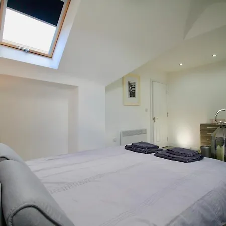 Roundhay Flat Duplex - Sleeps 2 아파트