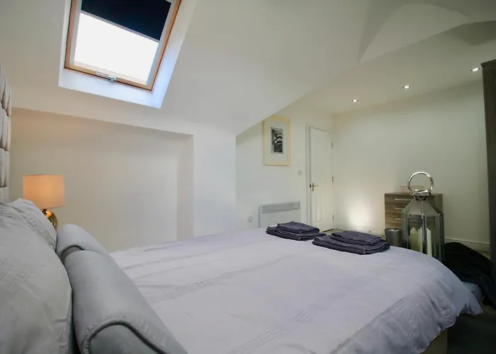 Roundhay Flat Duplex - Sleeps 2 아파트